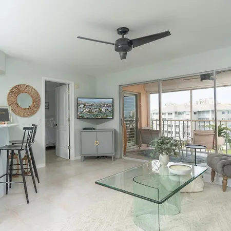 Islander Cove 402 Apartment